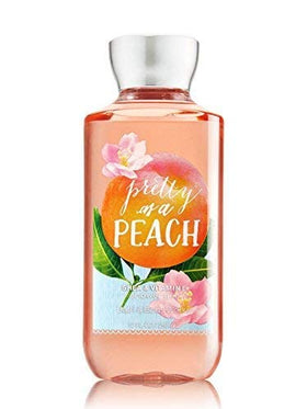 Bath & Body Works close-up of pump and creamy lather, demonstrates gentle moisturizing foam