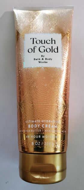Bath & Body Works cream being applied to arm, fast-absorbing moisture benefit