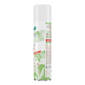 Batiste bare texture after application demonstrating added volume and styling grip
