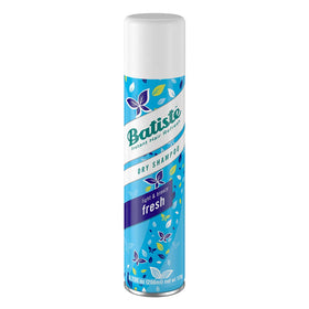 Batiste spray close-up showing fine mist texture for oil absorption