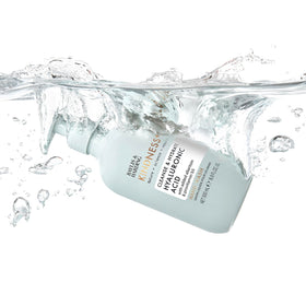 Baylis & Harding lathered foam on hands illustrating moisturising texture and softening benefit