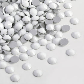 BEADSLAND front packaging showing 1440 chalk white rhinestones, clear quantity benefit
