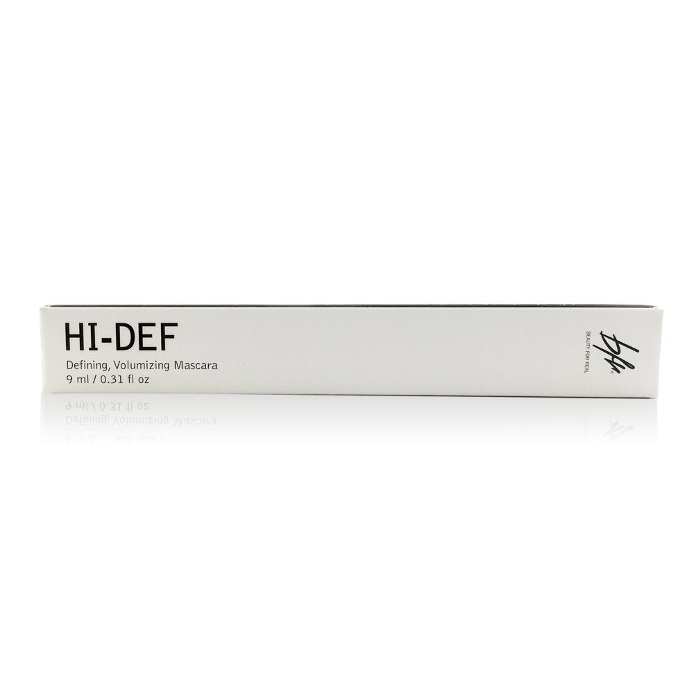 Beauty For Real applied on model lashes, enhances length and visible curl