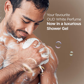 Bella Vita Luxury gel texture on hand with foam illustrating gentle lather and soft cleansing