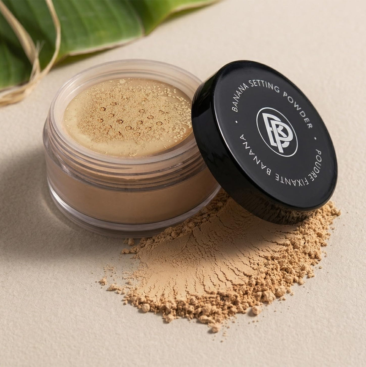 bellapierre open jar displaying banana powder texture for easy picking