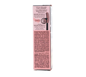 Benefit Roller Lash applied on model lashes showing lifted, separated finish benefit