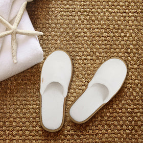 BERGMAN KELLY closed-toe plush upper highlighting comfort benefit
