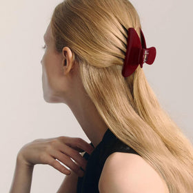 Bgffuy clip in hair half-up style demonstrating secure, gentle grip