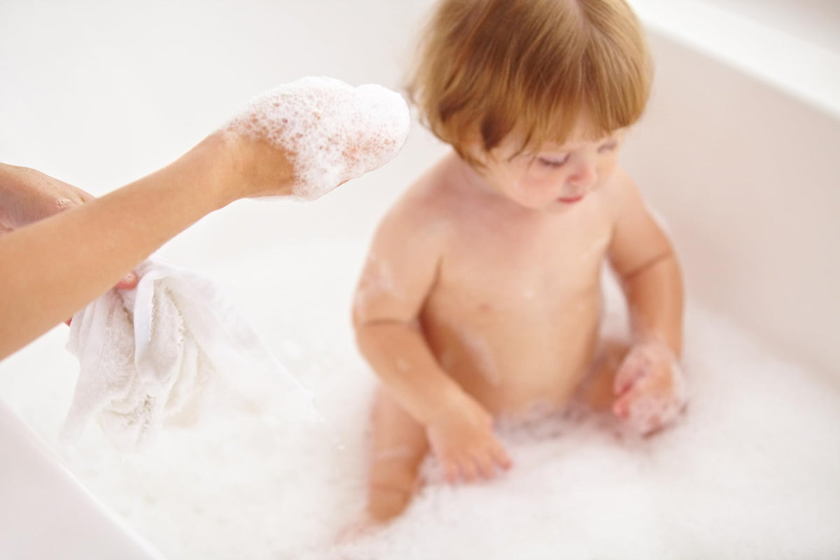 Bioderma ABCDerm used during baby bath routine demonstrating calm bathing