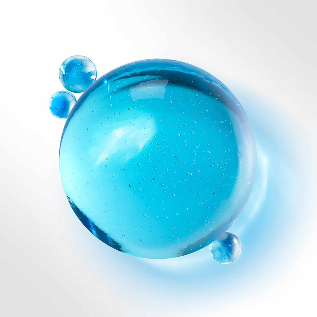 Bioderma Atoderm pump close-up highlighting user-friendly dispenser for controlled use