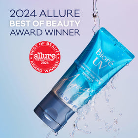 Bioré gel texture close-up highlighting hyaluronic hydration