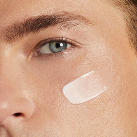 Biotherm gel spread on hand demonstrating smooth application and quick sink-in