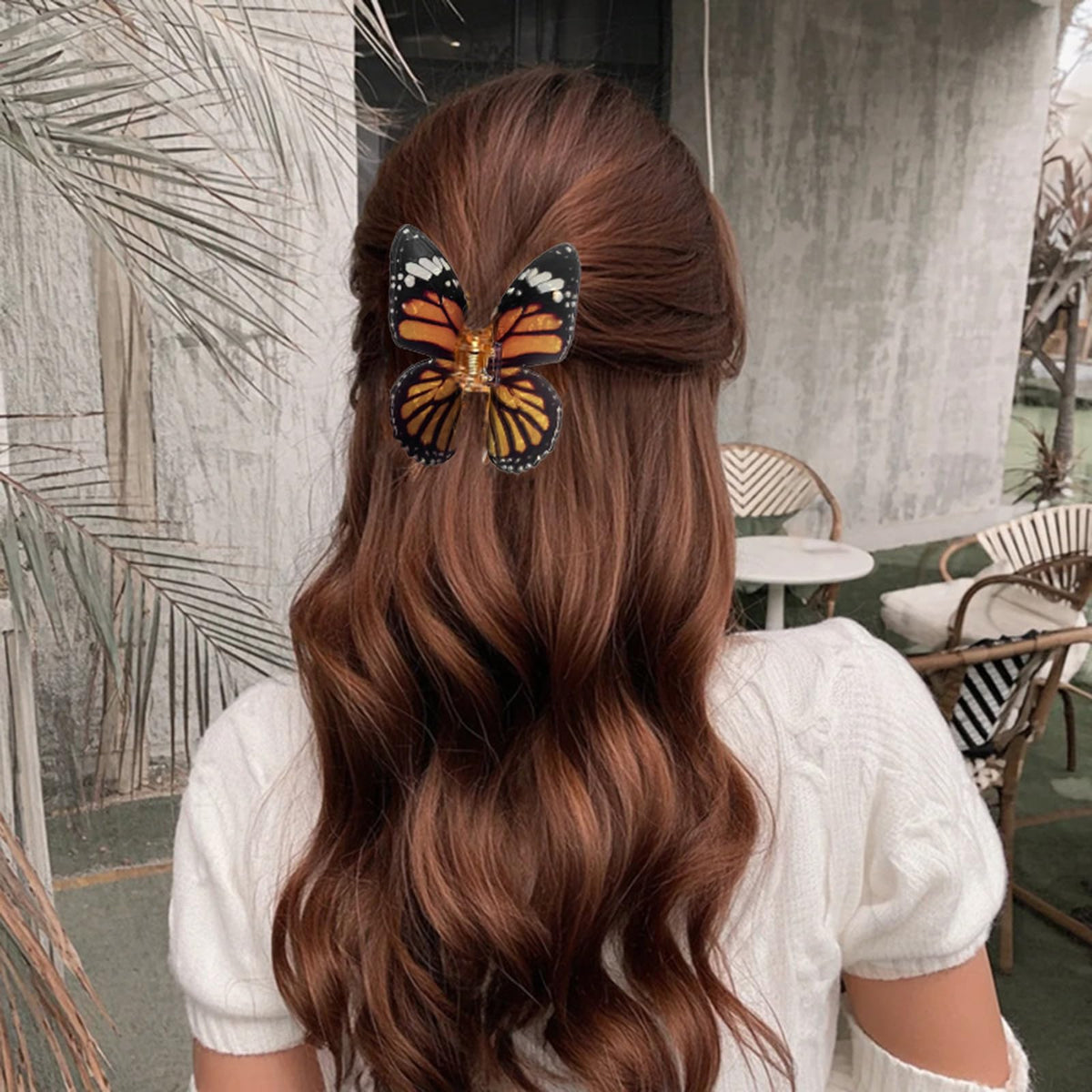 Bi&Yamigeo close-up of butterfly wing pattern highlighting detailed color and style benefit