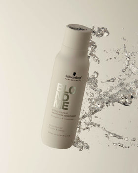 Schwarzkopf Professional conditioner applied in shower improving wet detangling