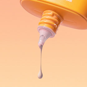 Flatlay of Blume Sunburst with actives centella and niacinamide for soothing