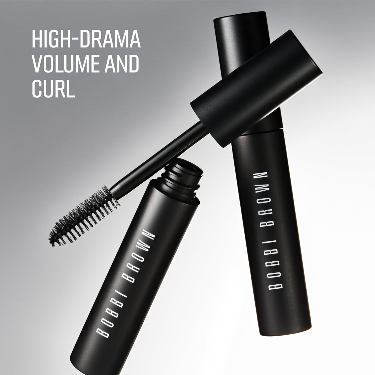 bobbi brown mascara applied on model lashes demonstrating lifted, fanned effect