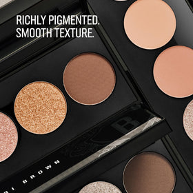 Bobbi Brown close-up texture of matte and metallic shadows for blendability
