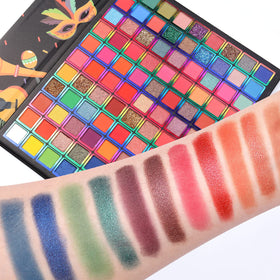 BONNIE CHOICE visual comparison of matte and shimmer finishes for contrast