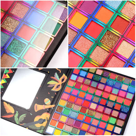BONNIE CHOICE palette held in hand showing compact size and portability