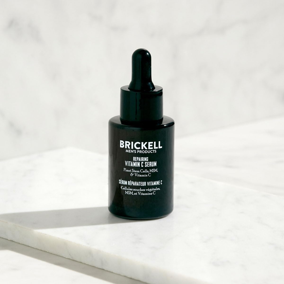 Brickell Men’s ingredient display with green tea and vitamin C for antioxidant benefit