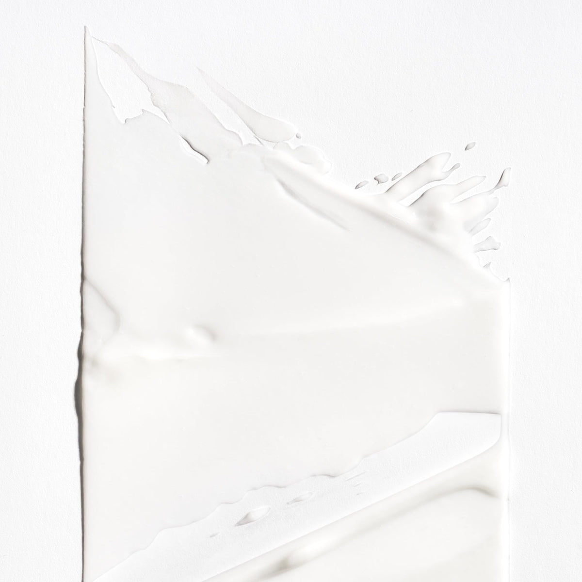 Briogeo pump dispenser close‑up revealing readable ingredient label