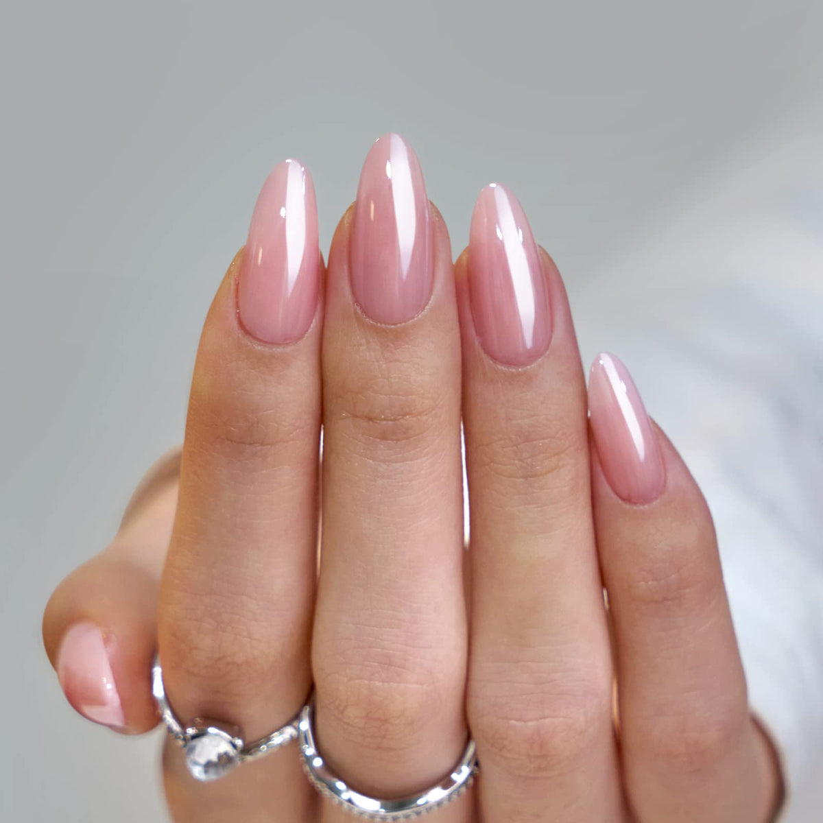BTArtbox almond shape close-up highlighting soft-gel texture and comfort