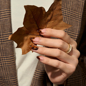 BTArtbox close-up of almond nail shape highlighting natural flex