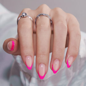 BTArtbox close-up showing gel polish shine and almond tip detail benefit