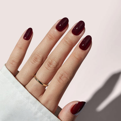 BTArtbox front packaging showing dark red nails and included kit benefits