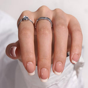 BTArtbox front packaging showing French tip set and brand clarity