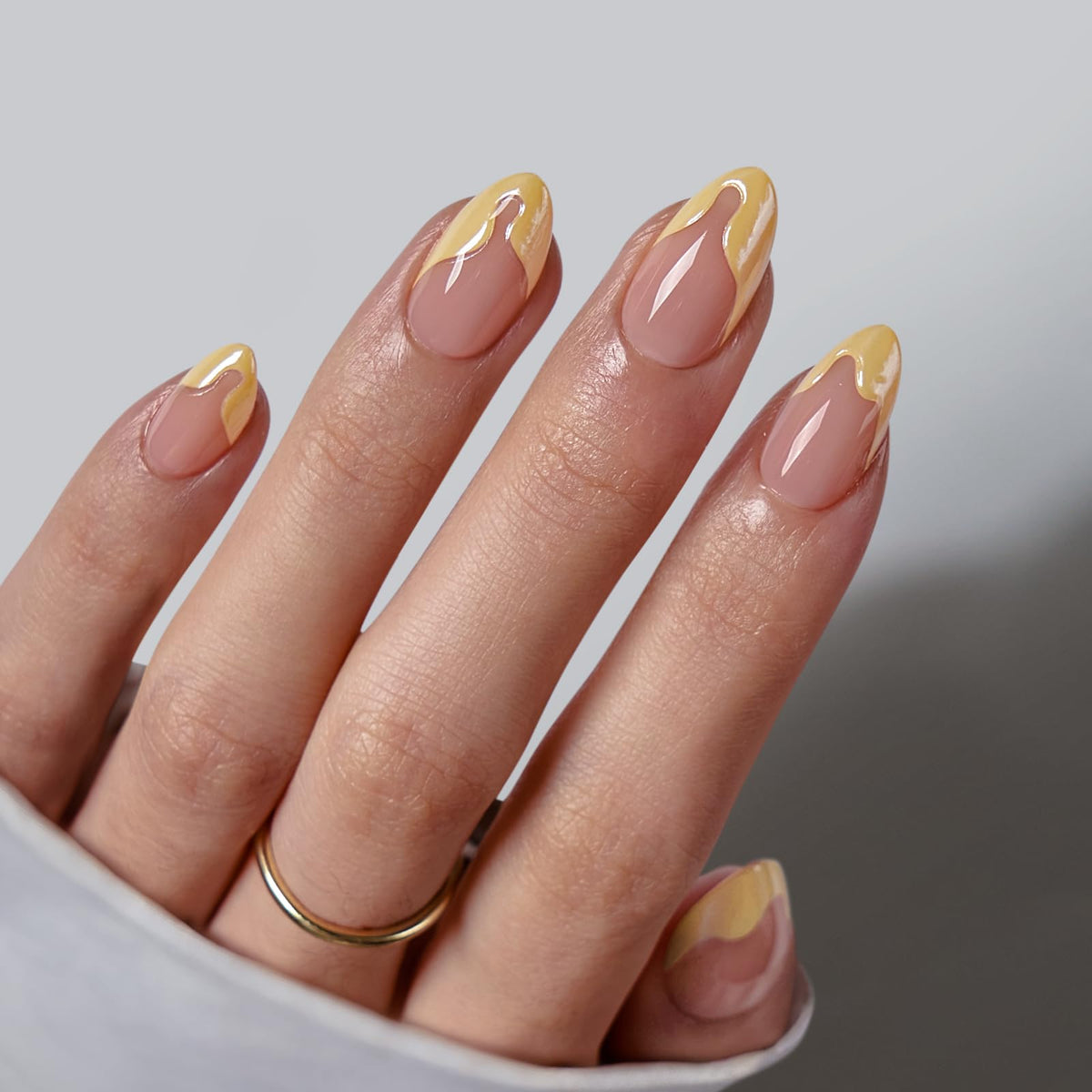 BTArtbox front packaging showing Lemon Fizz kit and included tools for easy at-home manicure