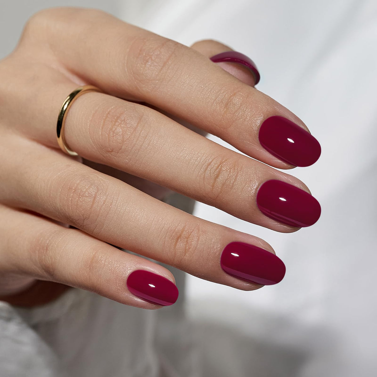BTArtbox front packaging showing red short oval nails and kit contents benefits quick application