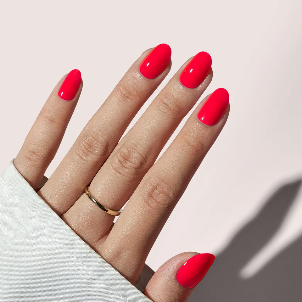 BTArtbox front packaging showing Tomato Tango nails and included kit benefits