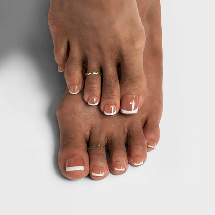 BTArtbox front packaging showing white French tip toenails and kit benefits