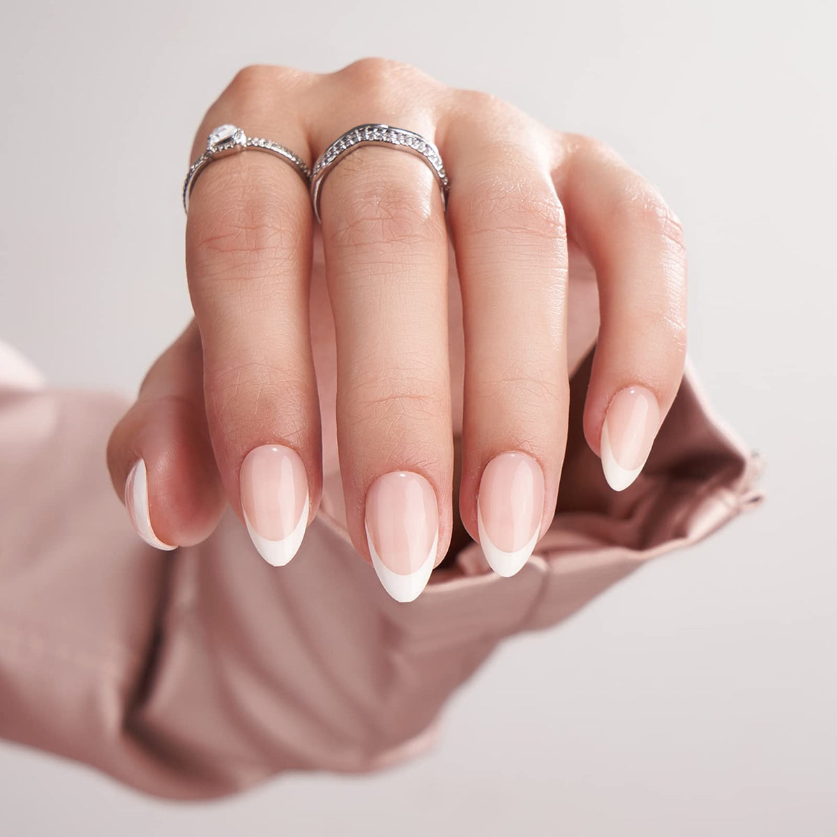 BTArtbox front packaging showing 32-piece French tip kit and included items for easy application