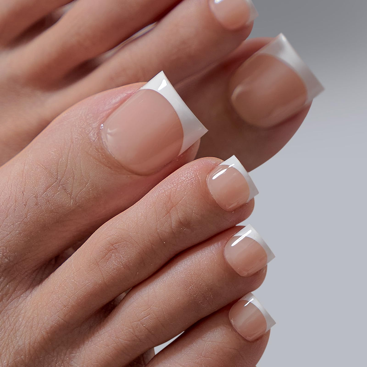 BTArtboxnails laid out 15 sizes displaying variety and precise fit options