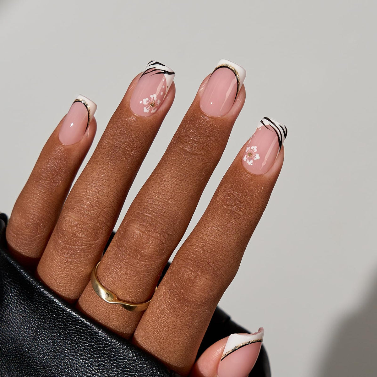BTArtboxnails 16 sizes laid out to ensure precise fit and better adhesion