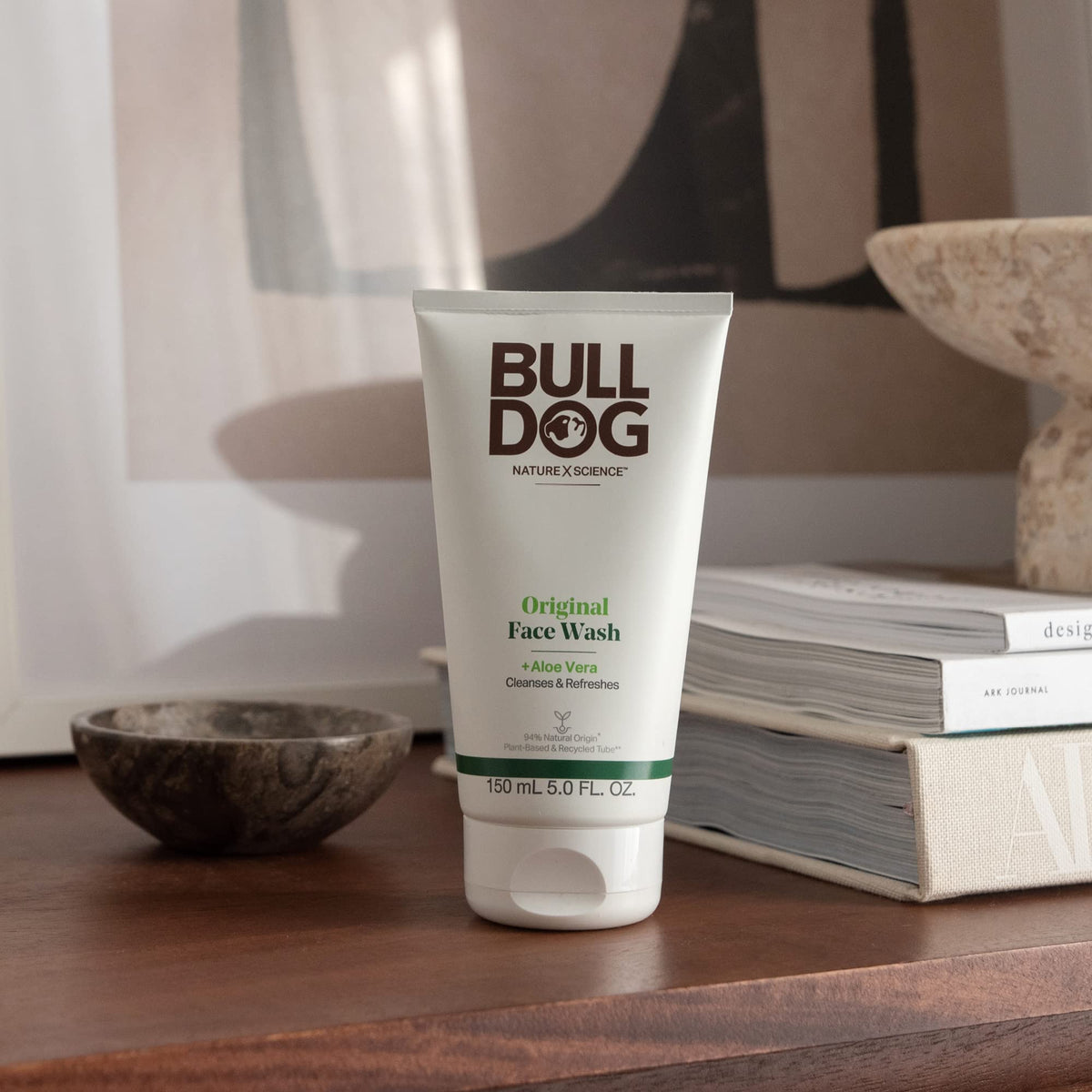 Bulldog Skincare for Men ingredients display with aloe and green tea benefits