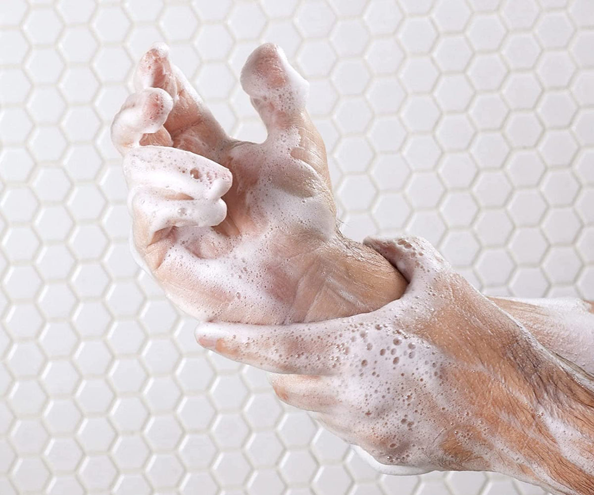 Bulldog label ingredients closeup highlighting natural fragrance and sustainability benefit