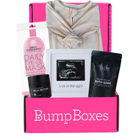 Bump Boxes front packaging showing full 2nd trimester gift set and presentation benefit
