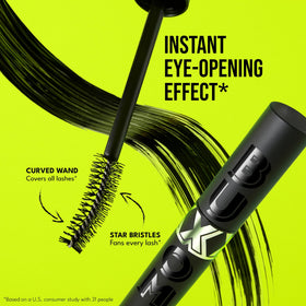 Buxom application demo on eye illustrating easy clump-free coating