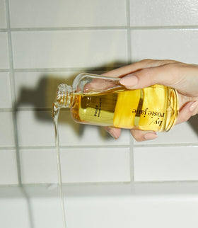 By Rosie Jane Dulce oil poured to show lightweight texture and quick absorption benefit