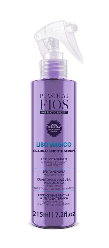CADIVEU Liso Magico applied to damp hair with comb demonstrating even distribution and smoother styling