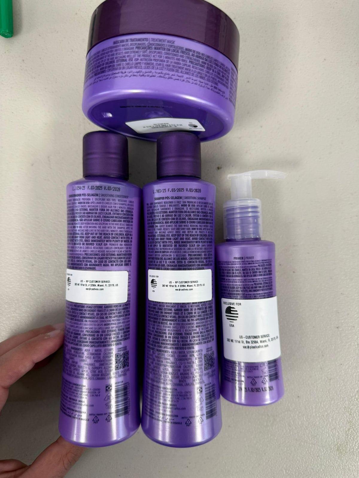 CADIVEU shampoo bottle label close-up highlighting smoothing formula