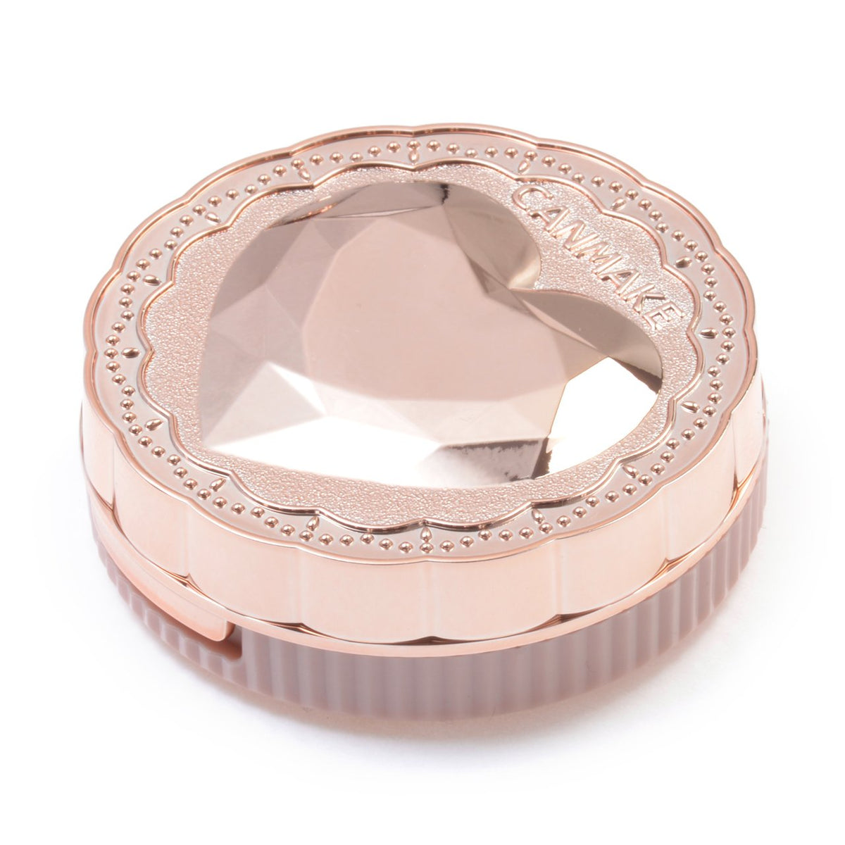 CANMAKE puff applying powder demonstrating effortless mattifying touch-ups