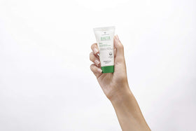 Cantabria Labs Biretix Duo bottle beside box illustrating 30ml size and travel-friendly benefit