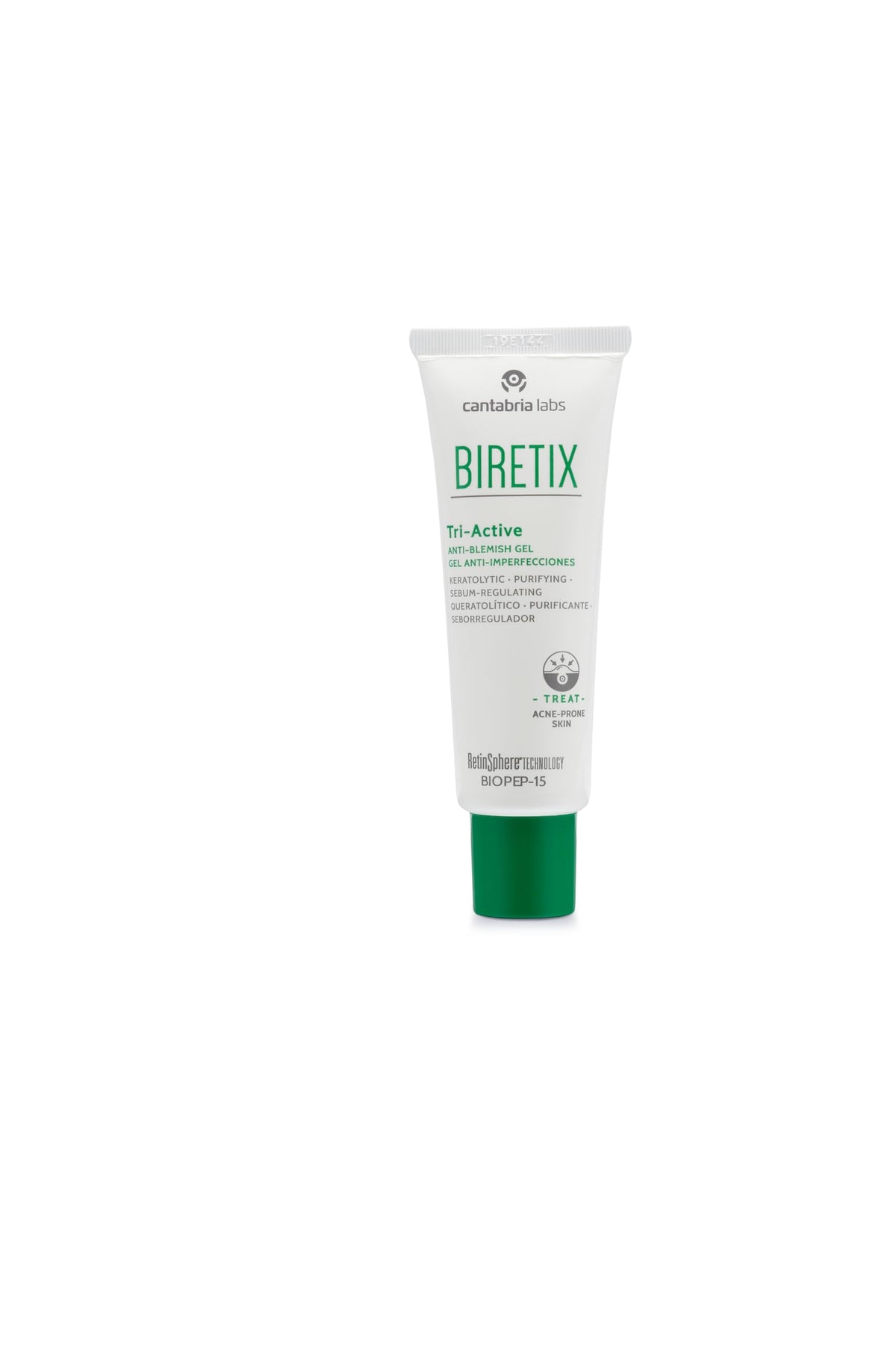 Cantabria Labs Biretix in-use applying to face, demonstrates mattifying finish benefit