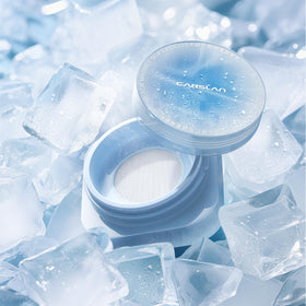 CARSLAN lifestyle image applying powder outdoors for cooling refresh benefit