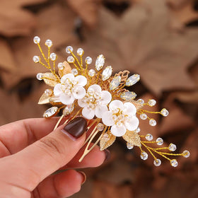 Catery side profile showing comb teeth and secure insertion benefit