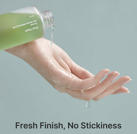 celimax pouring watery texture close-up, demonstrates light fast-absorbing hydration